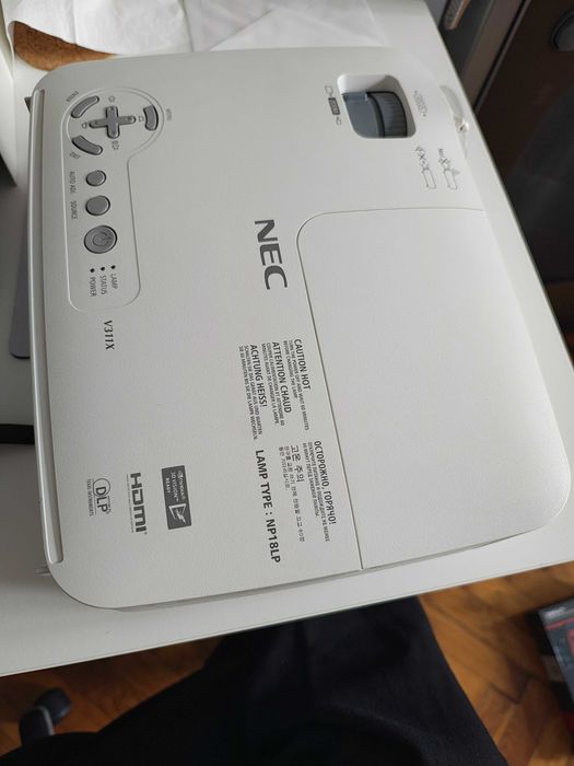 Uszkodzony: Projektor NEC NP-311XG