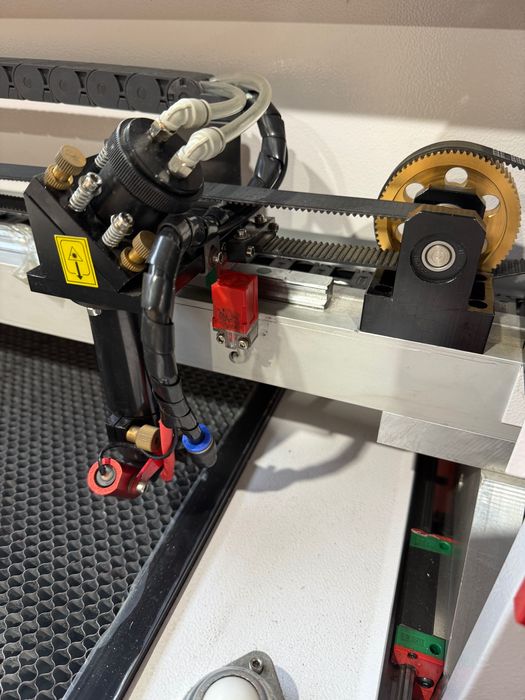 Profesjonalny laser co2-1325, duże pole pracy, mocny - 300W