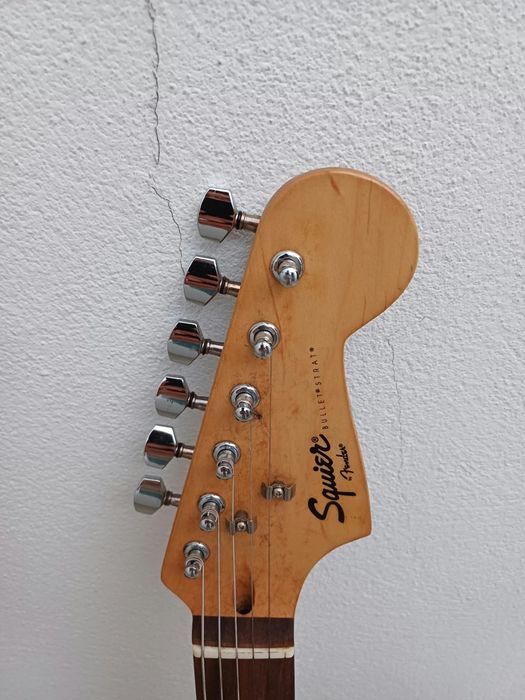 Guitarra Elétrica Squier Stratocaster