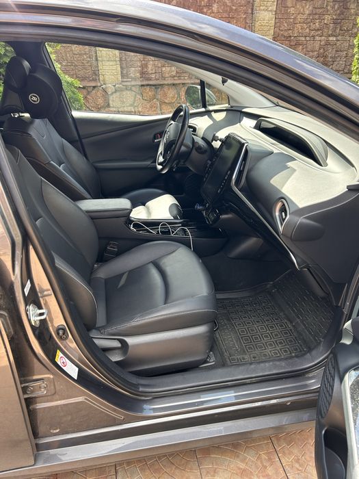 Оренда авто Prius prime 930грн