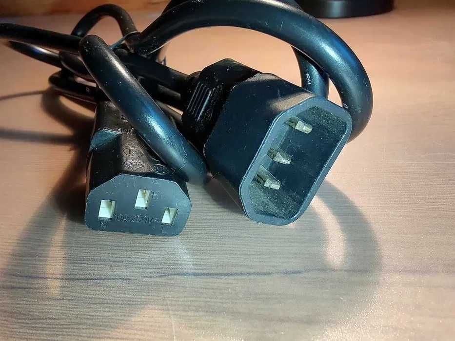 Przedłużacz kabla zasilającego do komputera, monitora, drukarki itp.