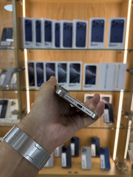 IPHONE 16 PRO MAX 256GB COMO NOVO