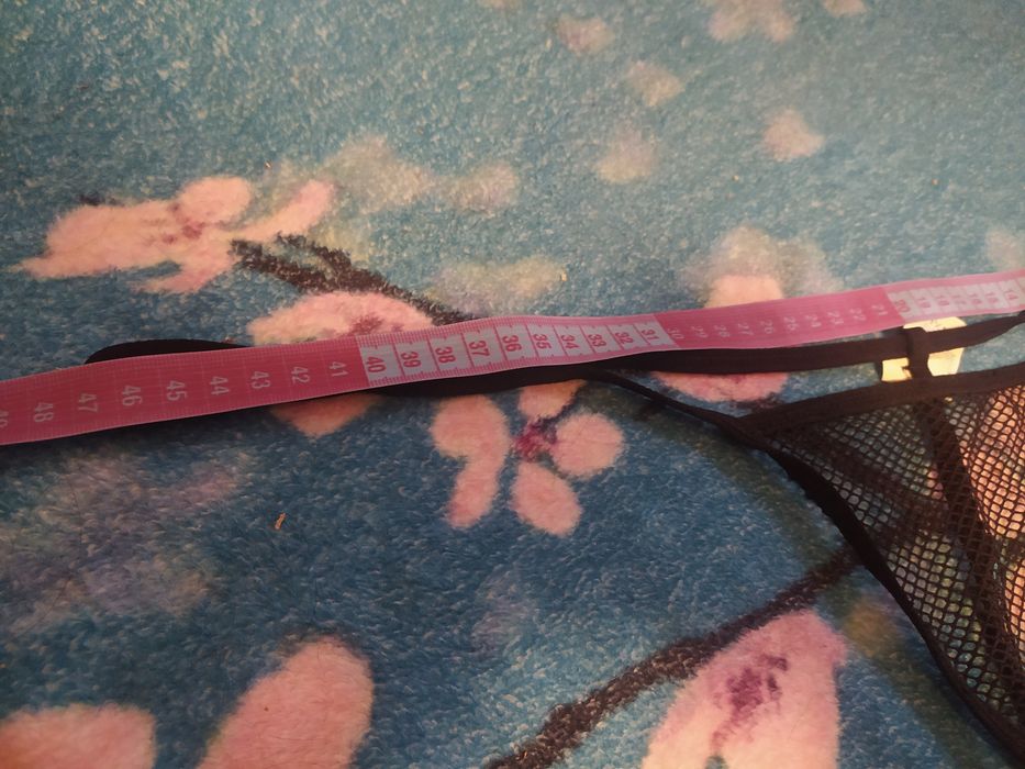 Nowe czarne stringi 52/54