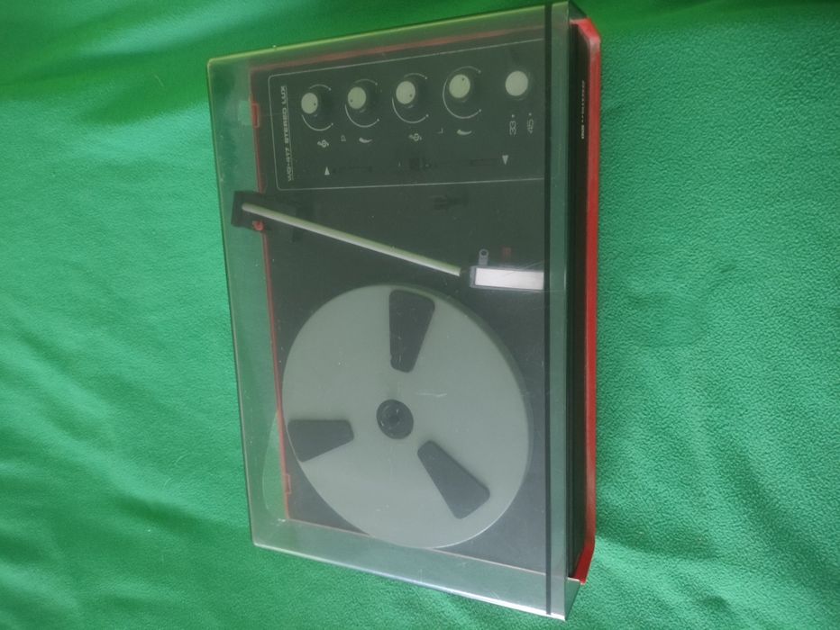Gramofon z czasów PRL-U