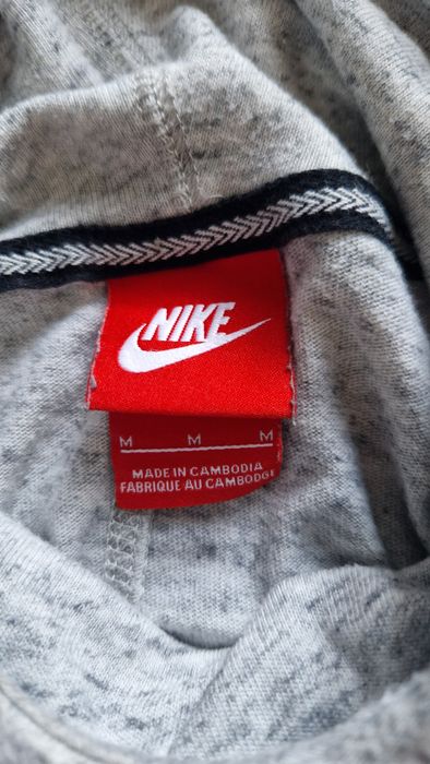 Oryginalna Szara bluza z kapturem Nike Ubrana kilka razy