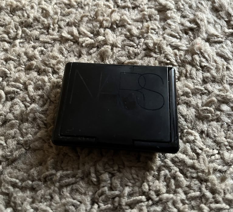 Nars rozświetlacz Albatross 4,8g puder do twarzy rozswietlajacy