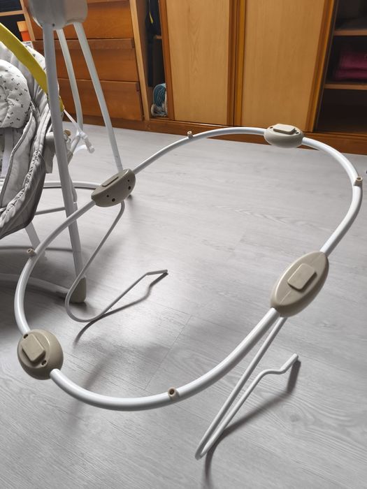 Espreguiçadeira de baloiço para bebê