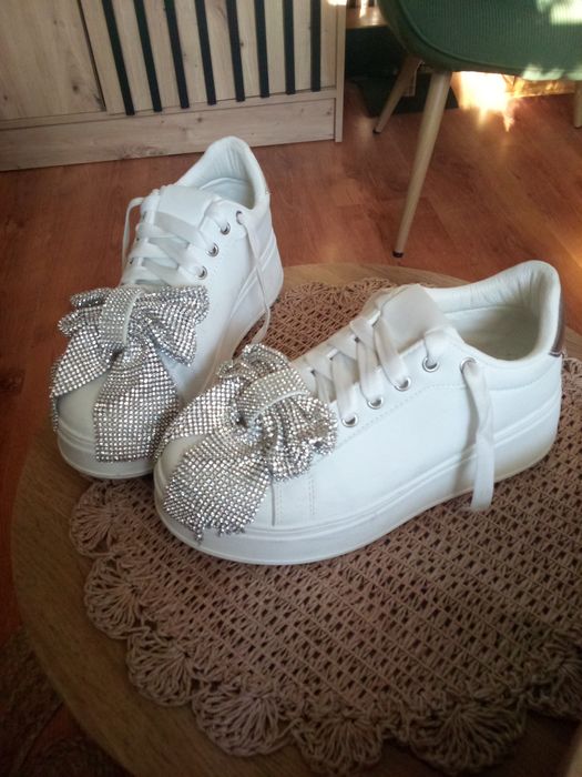 Sneakersy platforma kokardka cyrkonie 37
