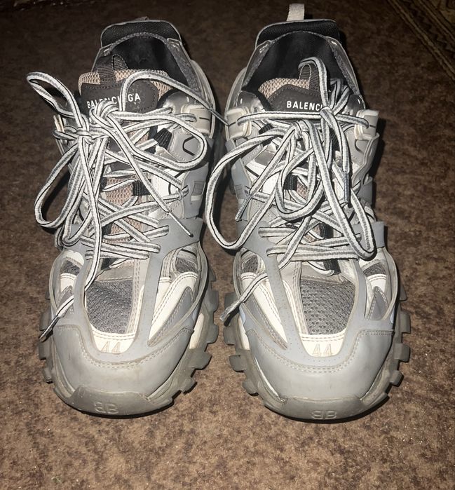 Balenciaga track 1
