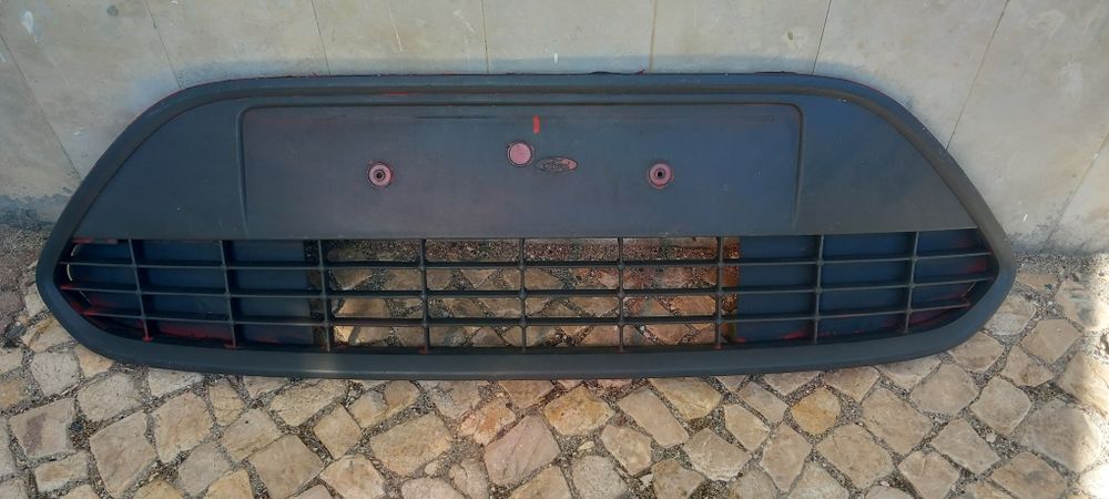 grelha de para-choques dianteiro para um Ford Focus MK2. 
Compatibilid