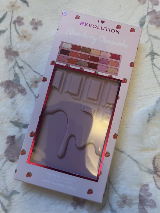 Paleta cieni Revolution Strawberry Cheesecake