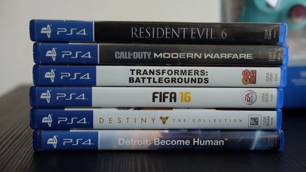 Sony PlayStation 4 Branca com Comando Novo e 6 Jogos