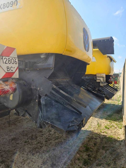 Комбайн зернозбиральний New Holland-CX8090