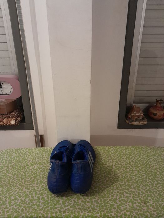 Vendo Chuteiras ADIDAS PREDATOR muito bonitas como novas