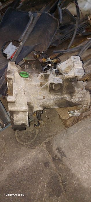 Caixa velocidades Volkswagen Golf lV 1.6i gasolina tenho mais material