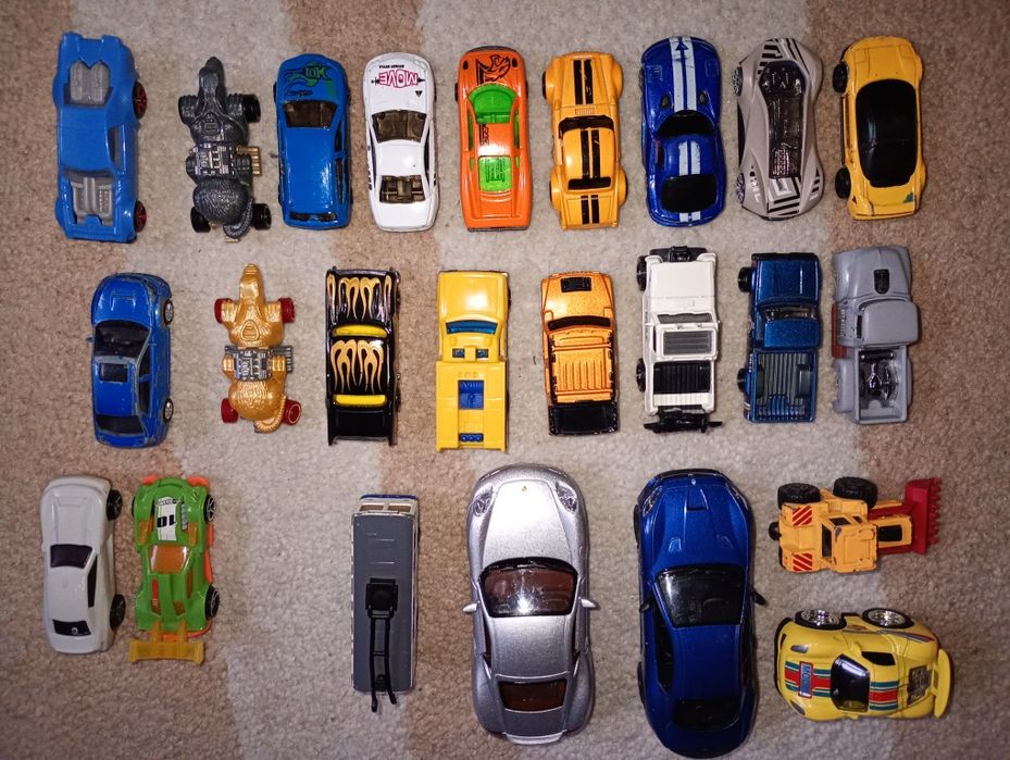 Машинки Hot wheels залізні і пластикові