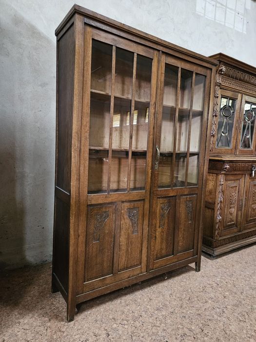 Biblioteczka secesyjna witryna z Francji /