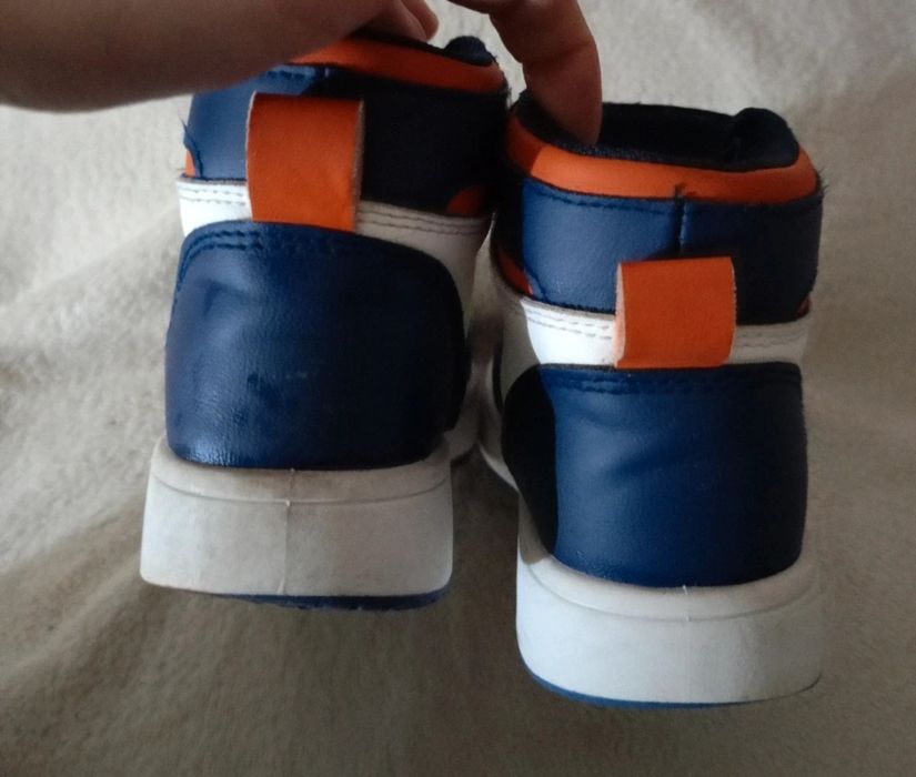 Buty dziecięce dla chłopca.