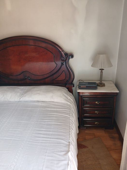 Quarto completo com cama elevatória como as hospitalares
