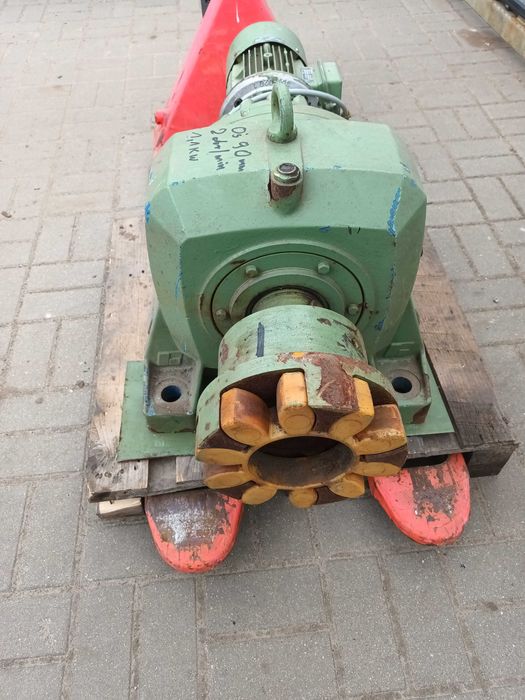 Motoreduktor przekładnia  1,1kw 2 ob/min  oś 90mm