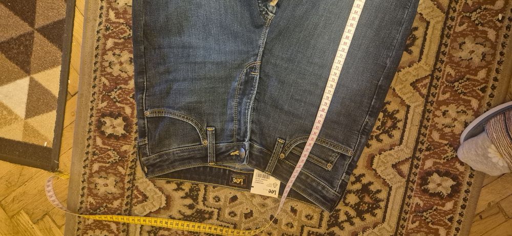 Sprzedam nowe spodnie jeansowe marki lee