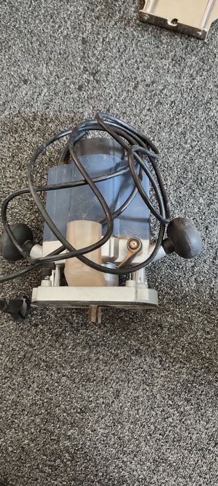 Frezarka wraz z frezami Budget BER 10205, 1020 watt