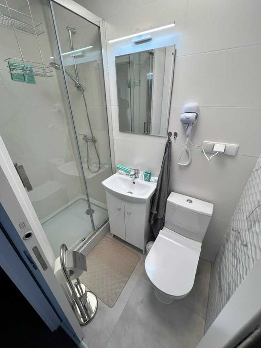 Nowoczesne Pokoje z Łazienkami | Hostel 365 Poznań | Parking | Wi-Fi