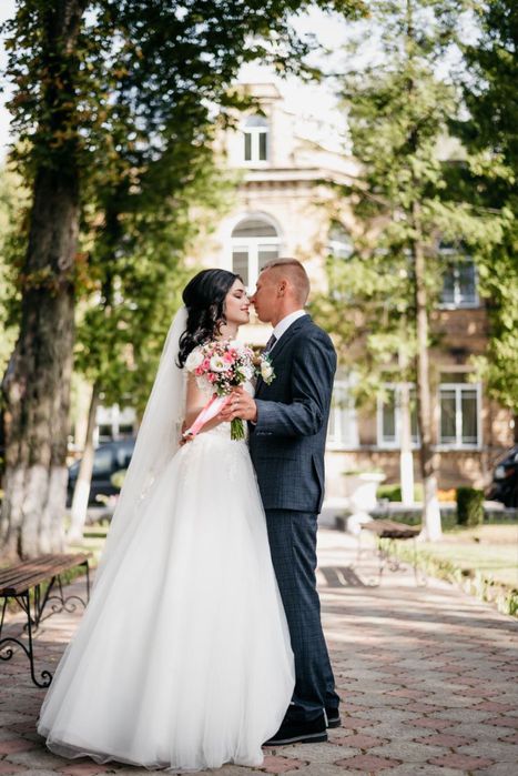 Весільна  сукня