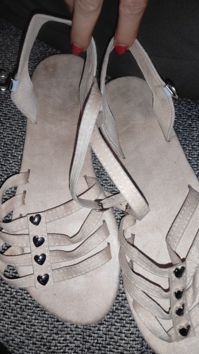 Sandałki damskie beżowe Nowe rozmiar 41