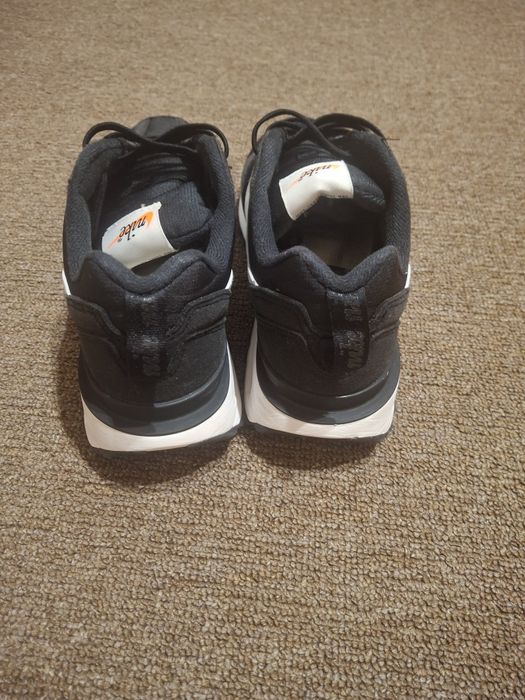 Кросівки жіночі Nike