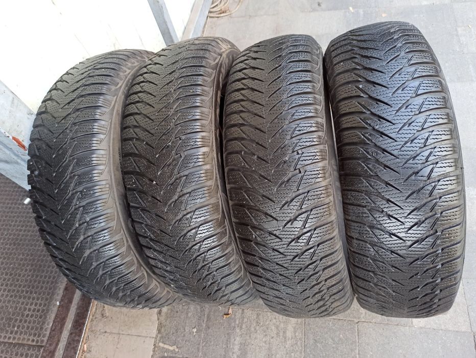 Зимняя резина 215/65 R16 Goodyear Ultra Grip 8