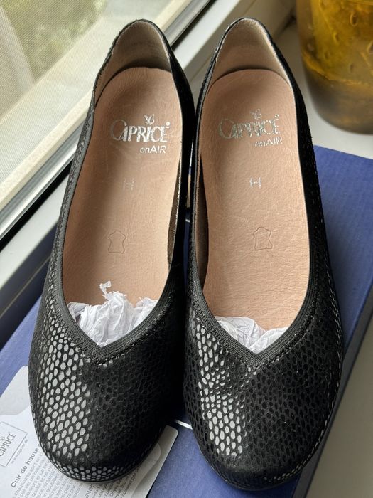 Шкіряні туфлі caprice