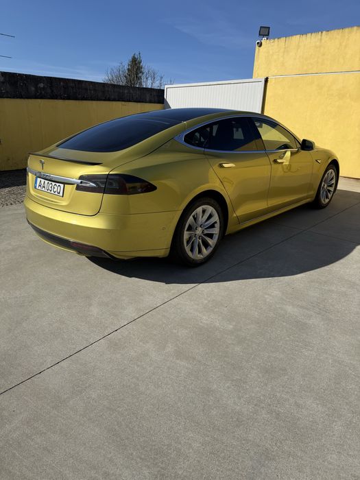 Tesla model S 85