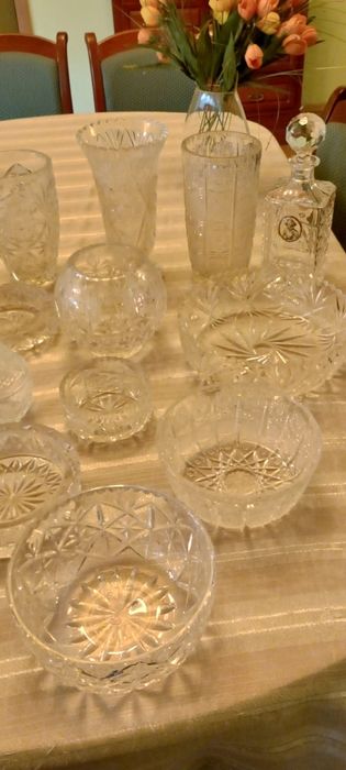 Zestaw kryształów misy wazony