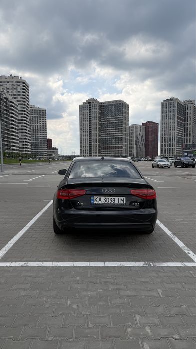 Продам Audi A4 2012