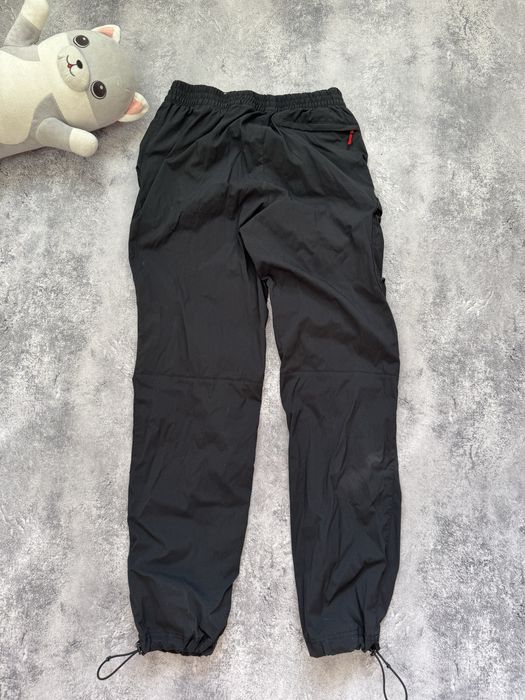 Berghause нейлонові штани