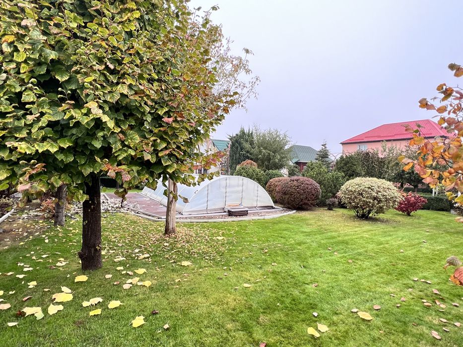 Продаж будинку  з басейном в місті Буча