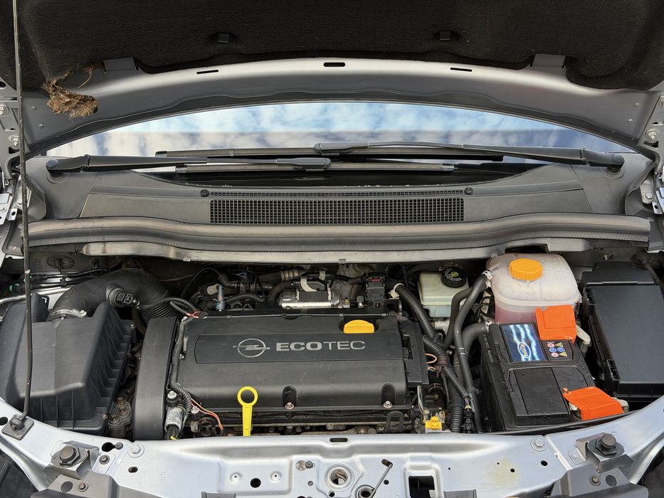 Opel Zafira A/T 1.8л