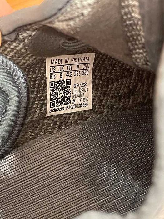 Adidas Yeezy Boost 350 V2 - Dark Salt