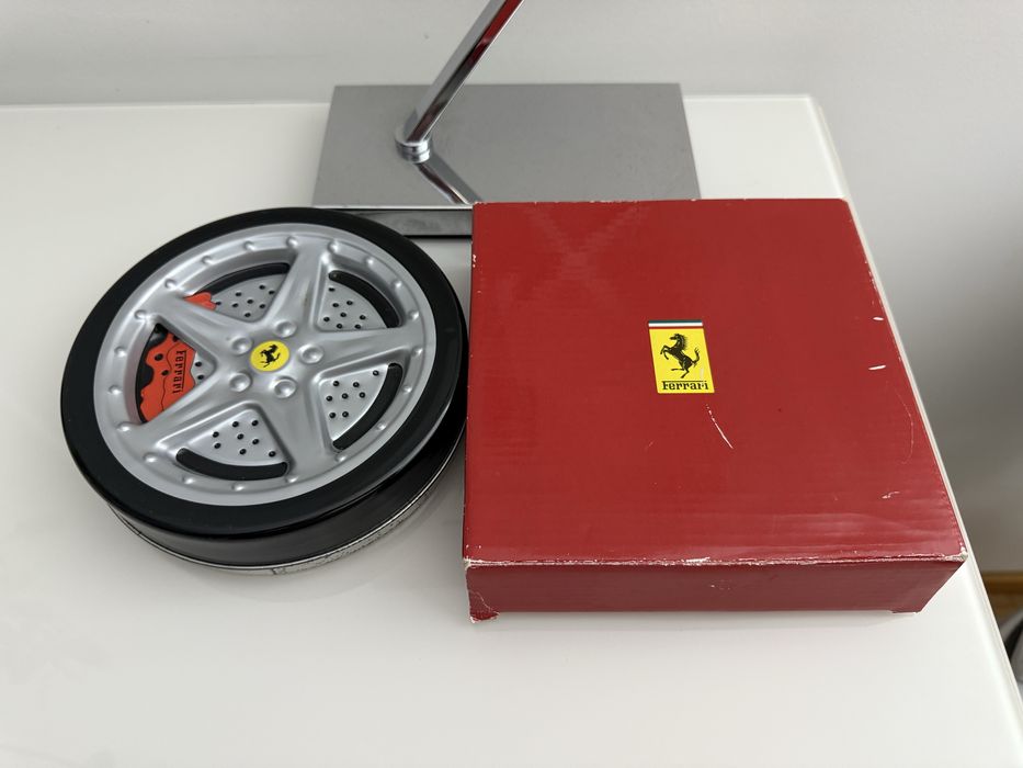 Ferrari Conjunto com Estojo, Caneta e Porta Chaves - NOVO