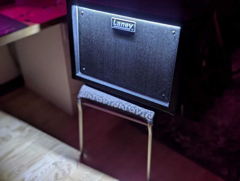 Гитарный кабинет активный Laney LFR-112