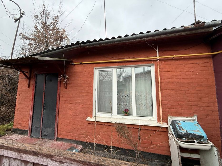 Фасадна частина будинку Центр