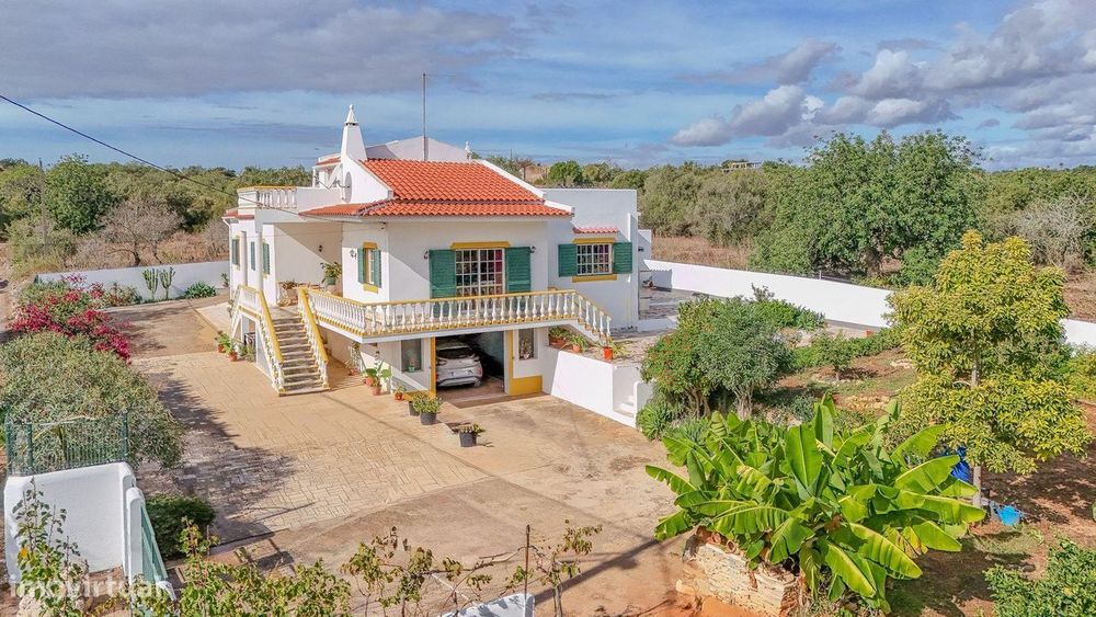Casa T3 em Quelfes, Olhão - Vista Panorâmica e Jardim Privado