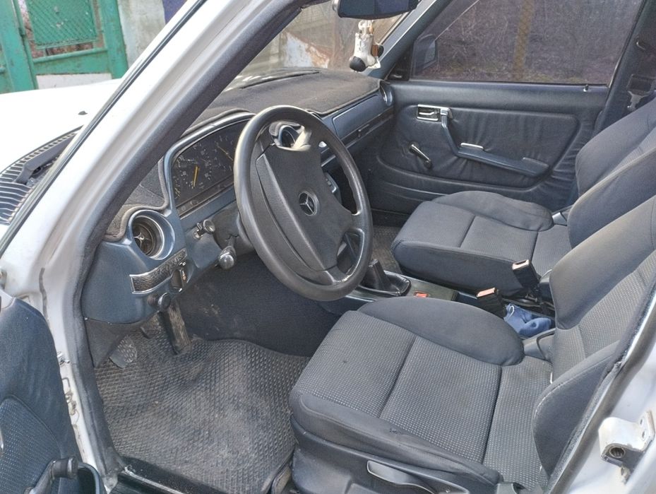 Мерседес 123 2.4 дизель