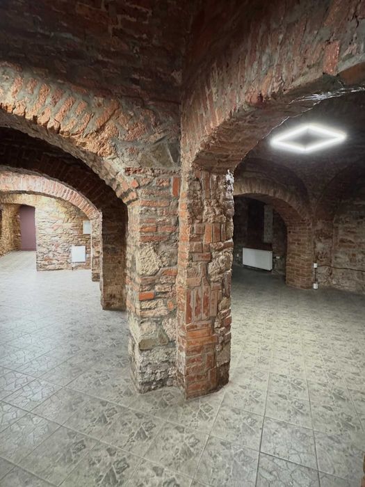 Оренда комерційного приміщення в центрі міста