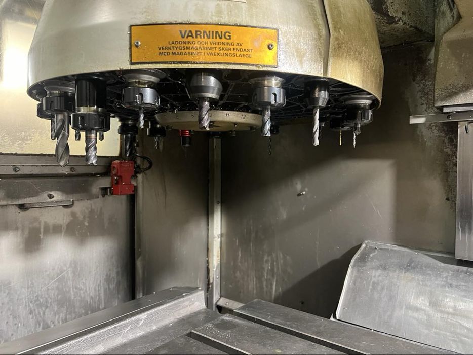 Bridgeport VMC 560/22 centrum obróbcze frezarka CNC