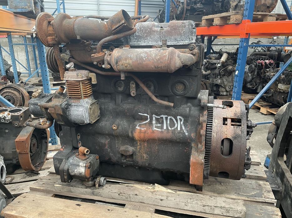 Zetor Proxima - silnik części - blok wał korbowy głowica korbowody