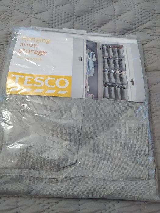 Materiałowa wisząca półka na buty