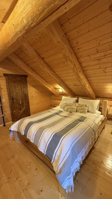 Котедж зі зрубу в Карпатах    12-17 осіб біля Буковеля