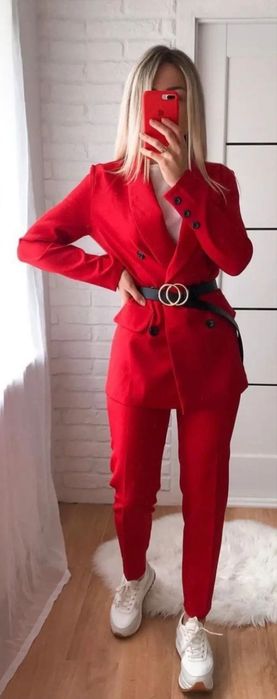 Продам деловой костюм